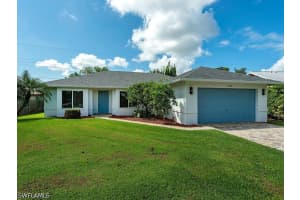 1082 Capri Dr, Naples