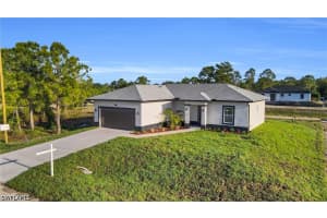 1109 Edgewood St E, Lehigh Acres
