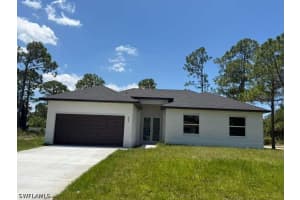 908 Winters St E, Lehigh Acres