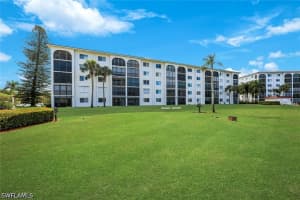 29 High Point Cir E 107, Naples 29 High Point Cir E 107, Naples