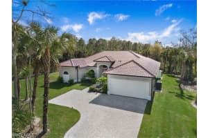 610 25th Ave Nw, Naples
