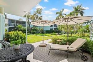 275 8th Ave S 275, Naples