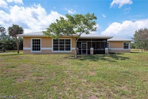581 Wild Turkey Dr, Naples