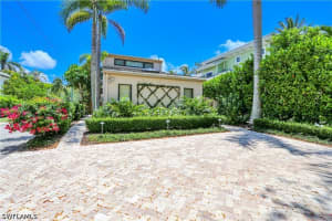 550 3rd Ave N, Naples