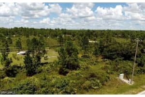303 E 10th St, Lehigh Acres