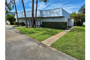 4909 Catalina Dr 49, Naples