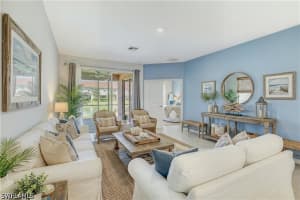 2567 Vine Ave, Naples