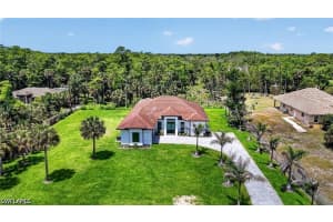 563 15th St Nw, Naples 563 15th St Nw, Naples