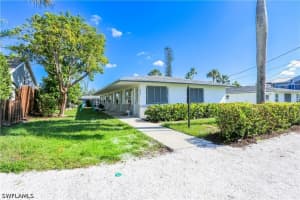 2805 Shoreview Dr 4, Naples