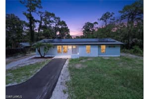 280 1st St Nw, Naples