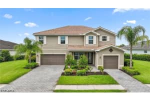 2392 Fallglo St, Naples