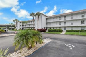 9580 Victoria Ln 104, Naples