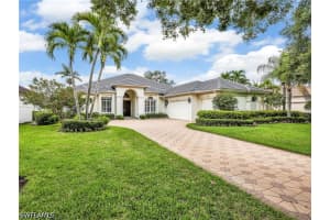 2944 Gardens Blvd, Naples