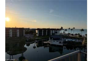 2445 W Gulf Dr B-22, Sanibel