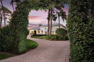 664 Hickory Rd, Naples