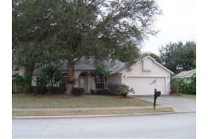 881 Hunters Creek, West Melbourne