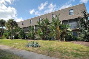 1010 Pinetree Drive, 101, Indian Harbour Beach