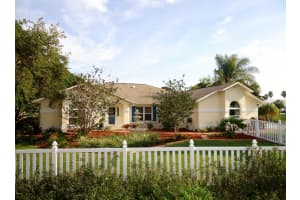 325 Raquette Court, Merritt Island