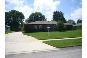 2222 Woodlawn Circle, Melbourne