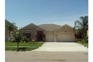 608 L M Davey Lane, Titusville