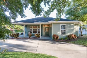 1609 Riverside Drive, Melbourne