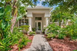 1874 Botanica Circle, West Melbourne