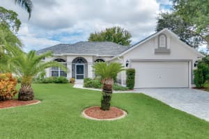 894 Hunters Creek Drive, West Melbourne