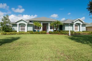 1568 Eagles Circle, Sebastian