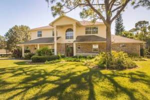 4221 Careywood Drive, Melbourne