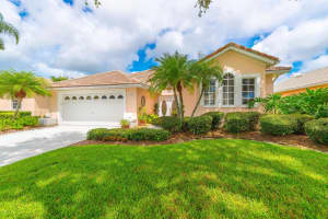 919 Palm Brook Drive, Melbourne