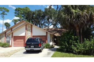 834 Stonybrook Circle, Port Orange