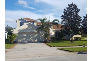 562 Carmel Drive, Melbourne