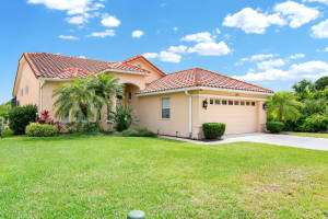 1011 Wimbledon Drive, Melbourne