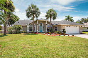 261 Lake Shore Drive, Merritt Island