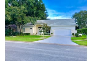 975 Whisperpine Drive, Melbourne