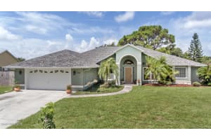 258 Lake Shore Drive, Merritt Island