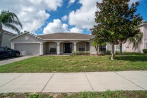 446 Pine Shadow Lane, Auburndale