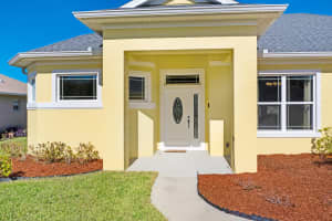3284 Soft Breeze Circle, West Melbourne