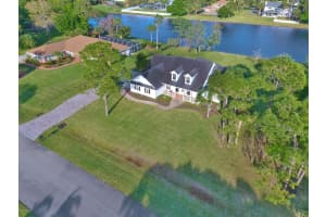 2631 Crooked Antler Drive, Melbourne