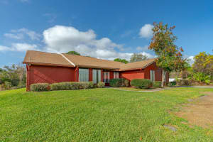 3552 Omni, Cir Circle, Edgewater