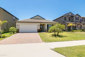 1345 Fuji Drive, Melbourne