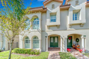 2220 Enjoya Lane, Melbourne 2220 Enjoya Lane, Melbourne