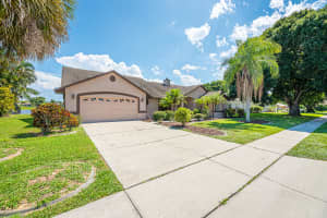 209 Lake Shore Drive, Merritt Island