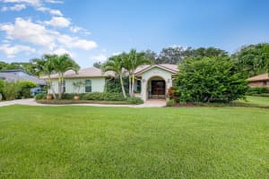 2295 Woodlawn Circle, Melbourne