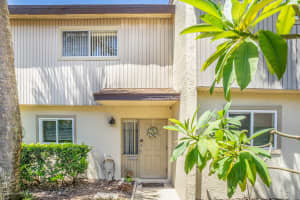 203 6th Avenue, 10, Melbourne Beach