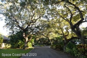 81 La Costa Court, Indian River Shores
