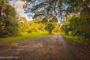 4247 Hill Street, Mims