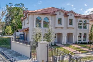 2215 Enjoya Lane, Melbourne 2215 Enjoya Lane, Melbourne