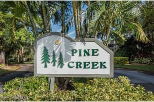 2000 Pine Creek Boulevard, 203, Vero Beach