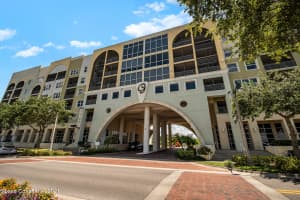 225 W Seminole Boulevard, 213, Sanford